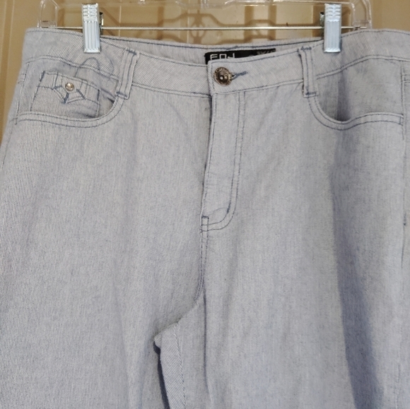Women's FOJ French Dressing Cropped Blue Jean Denim Pants Size 12 - Picture 2 of 6